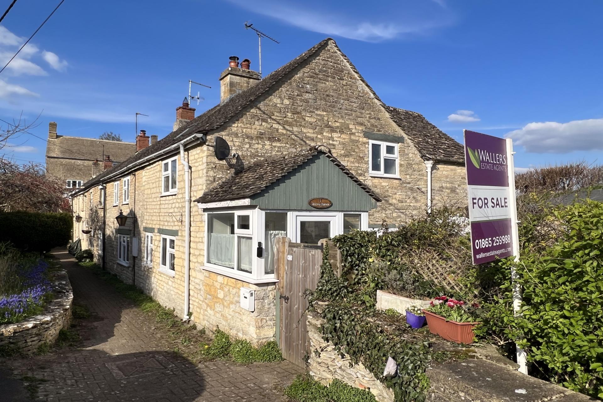 3 bedroom Cottage for sale in Brize Norton