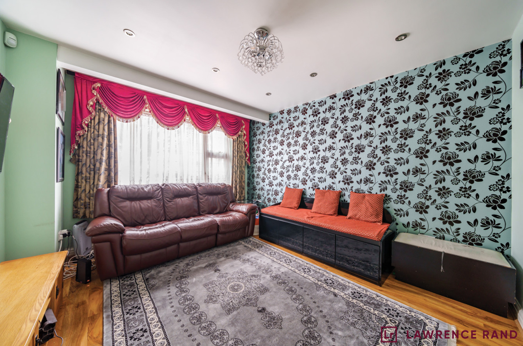 3 bedroom House for sale in Middlesex