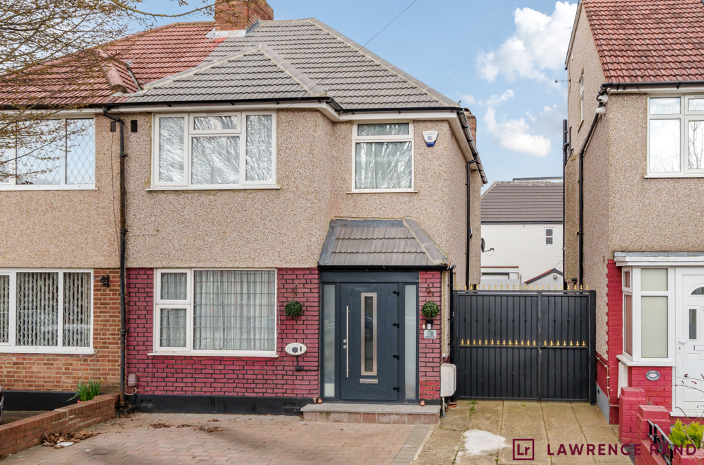 3 bedroom House for sale in Middlesex