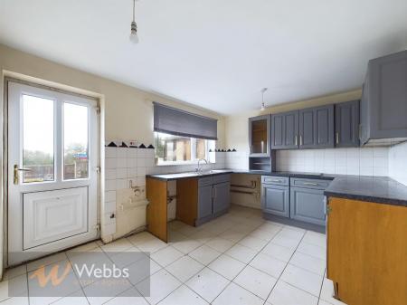 CAM01121G0-PR0147-STILL009.jpg