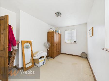 CAM05244G0-PR0058-STILL010.jpg