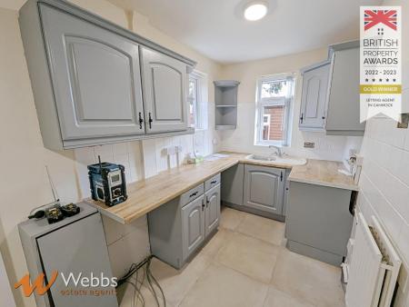 Kitchen 2.jpg