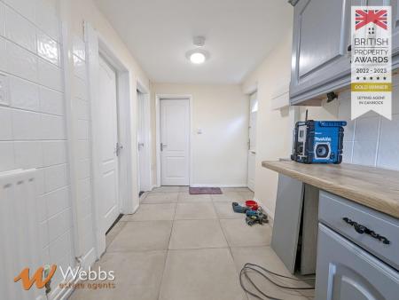 Kitchen 3.jpg