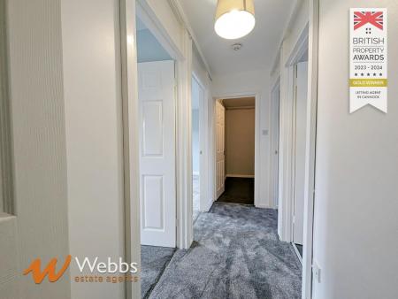 Hallway 1.jpg