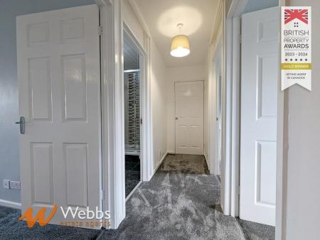 Hallway 2.jpg