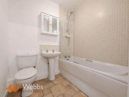 Bathroom 1.jpg