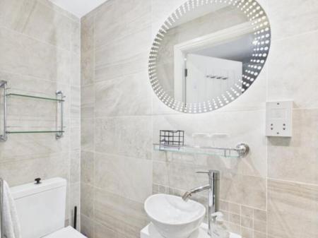 b496c272-b57c-44b4-a2c9-125f4279f71d copy.jpg