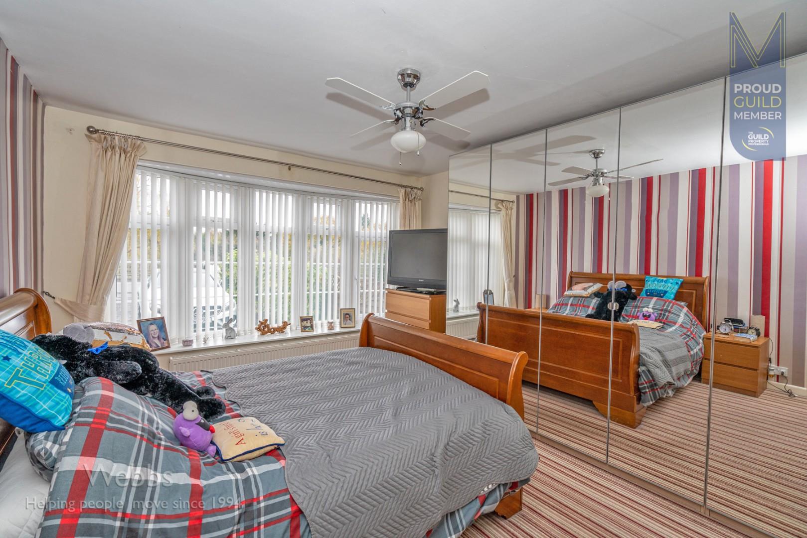 3 bedroom Detached Bungalow for sale in Gornal Wood, Dudley