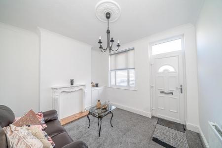New © Webbs Estate Agents © (4 of 36).jpg