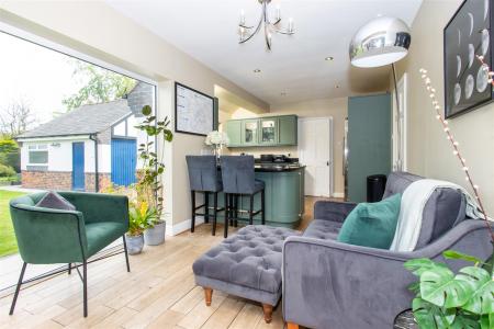 Dining / Sitting Area