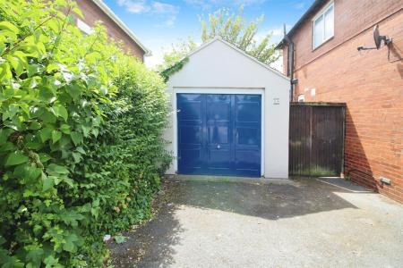Garage & Garden