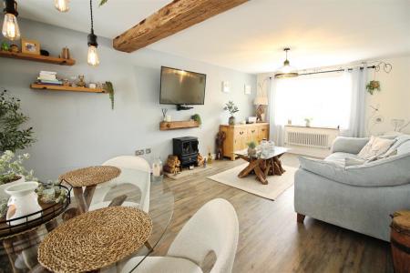 Open Plan Living/Dining Kitchen