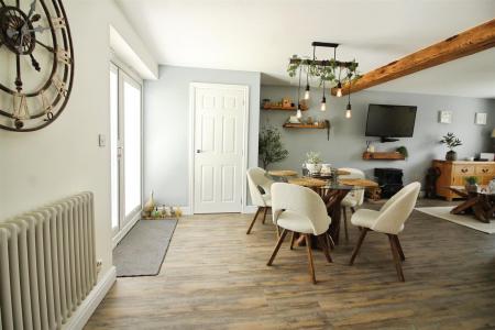 Open Plan Living/Dining Kitchen
