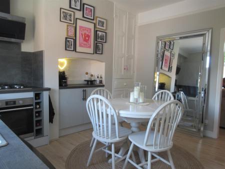 Kitchen/Dining
