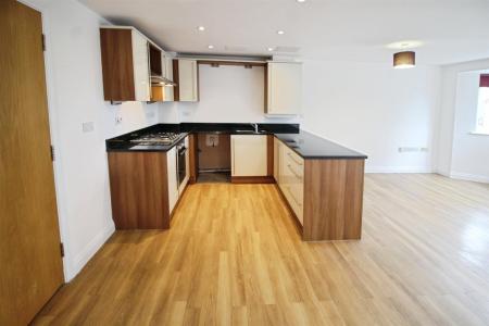 Living Kitchen 6.17m (20'3 ) X 4.85m (15'11 )