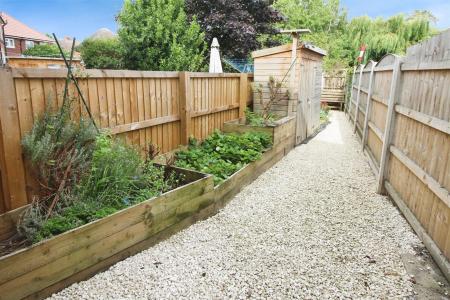 Garden & Parking