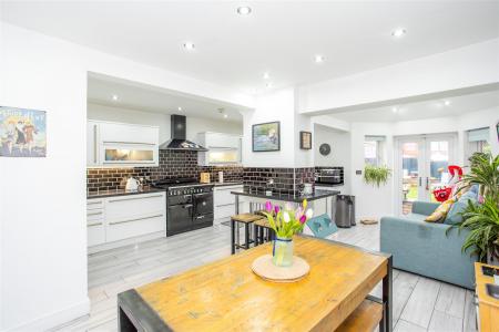 Fitted Kitchen/Diner