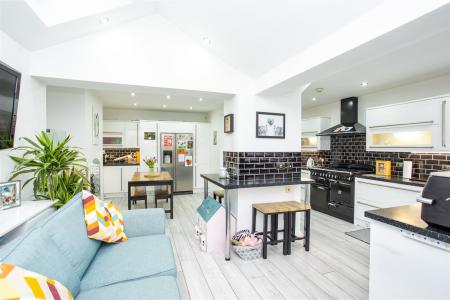 Fitted Kitchen/Diner