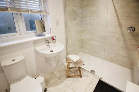 En-suite Bathroom