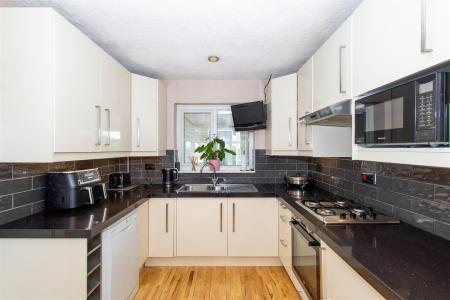 Fitted Kitchen