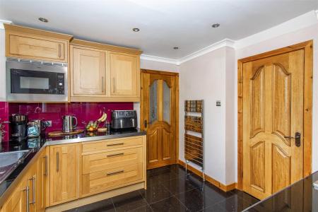 Fitted Kitchen