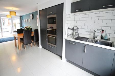 Fitted Kitchen