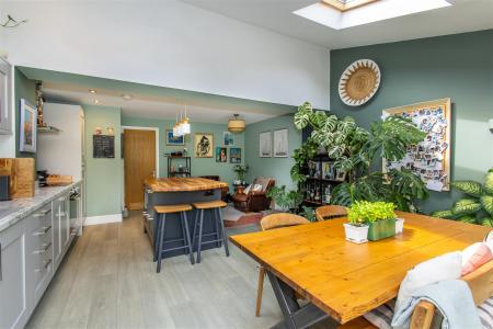 Kitchen/Dining Room