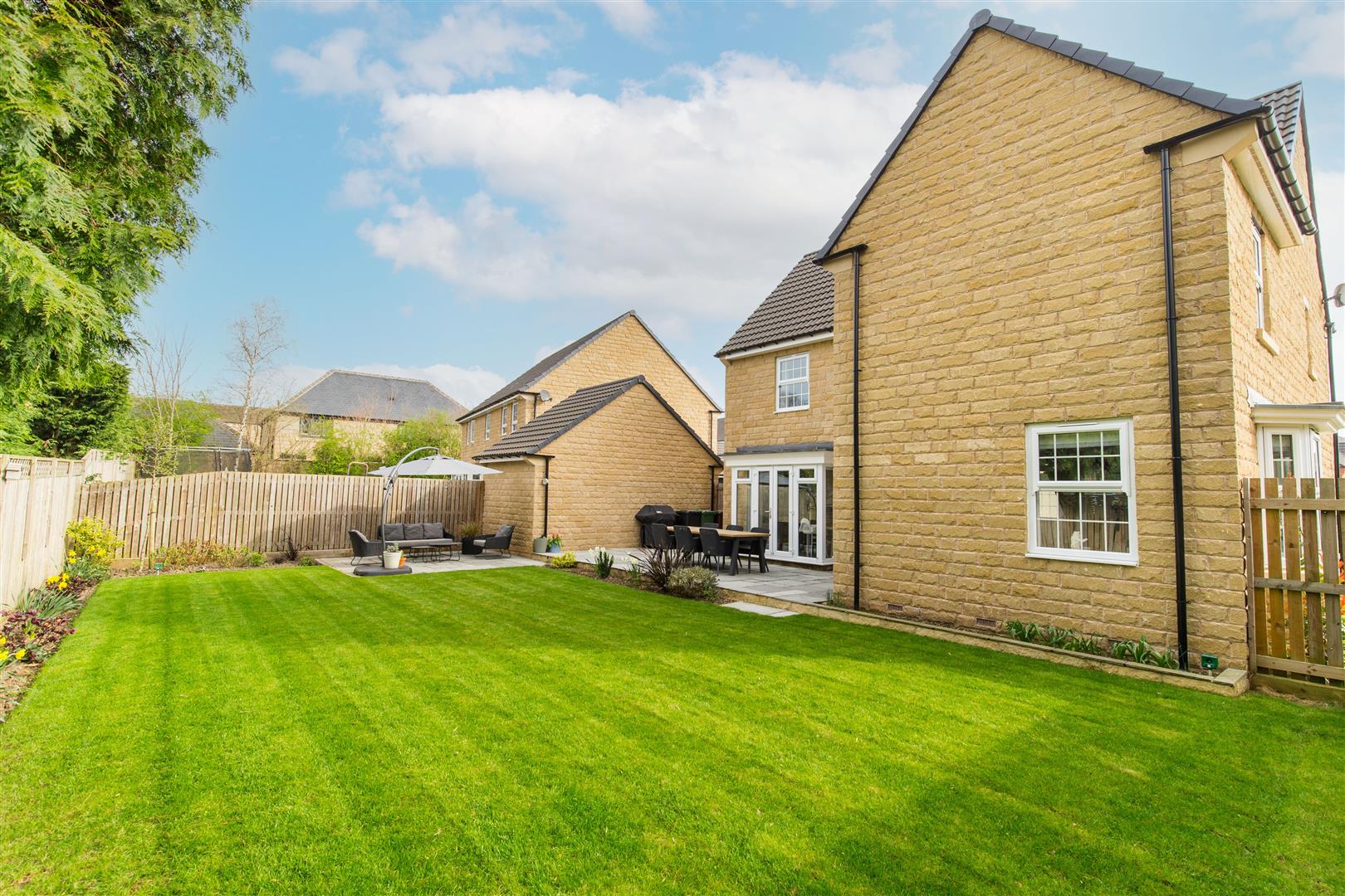 4 bedroom Detached House for sale in Leeds