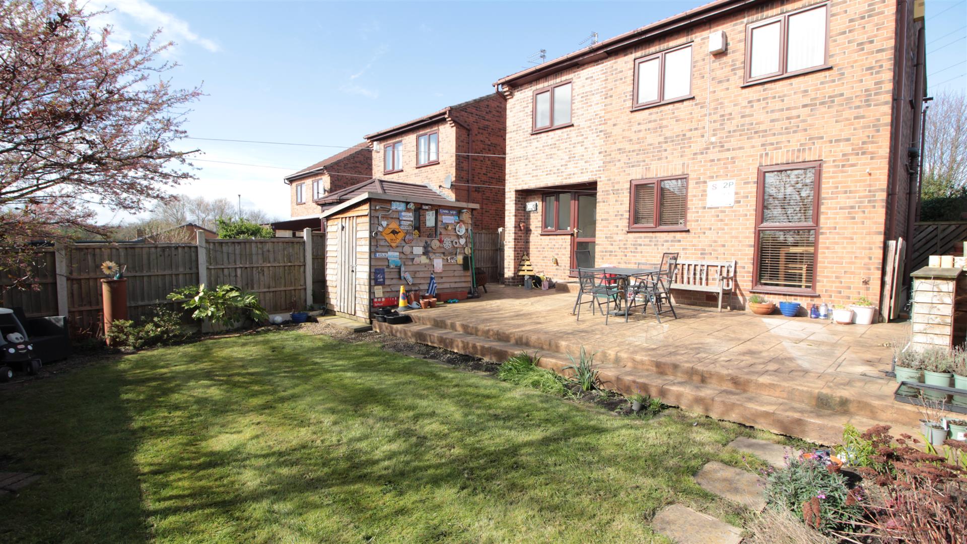 5 bedroom Detached House for sale in Wakefield