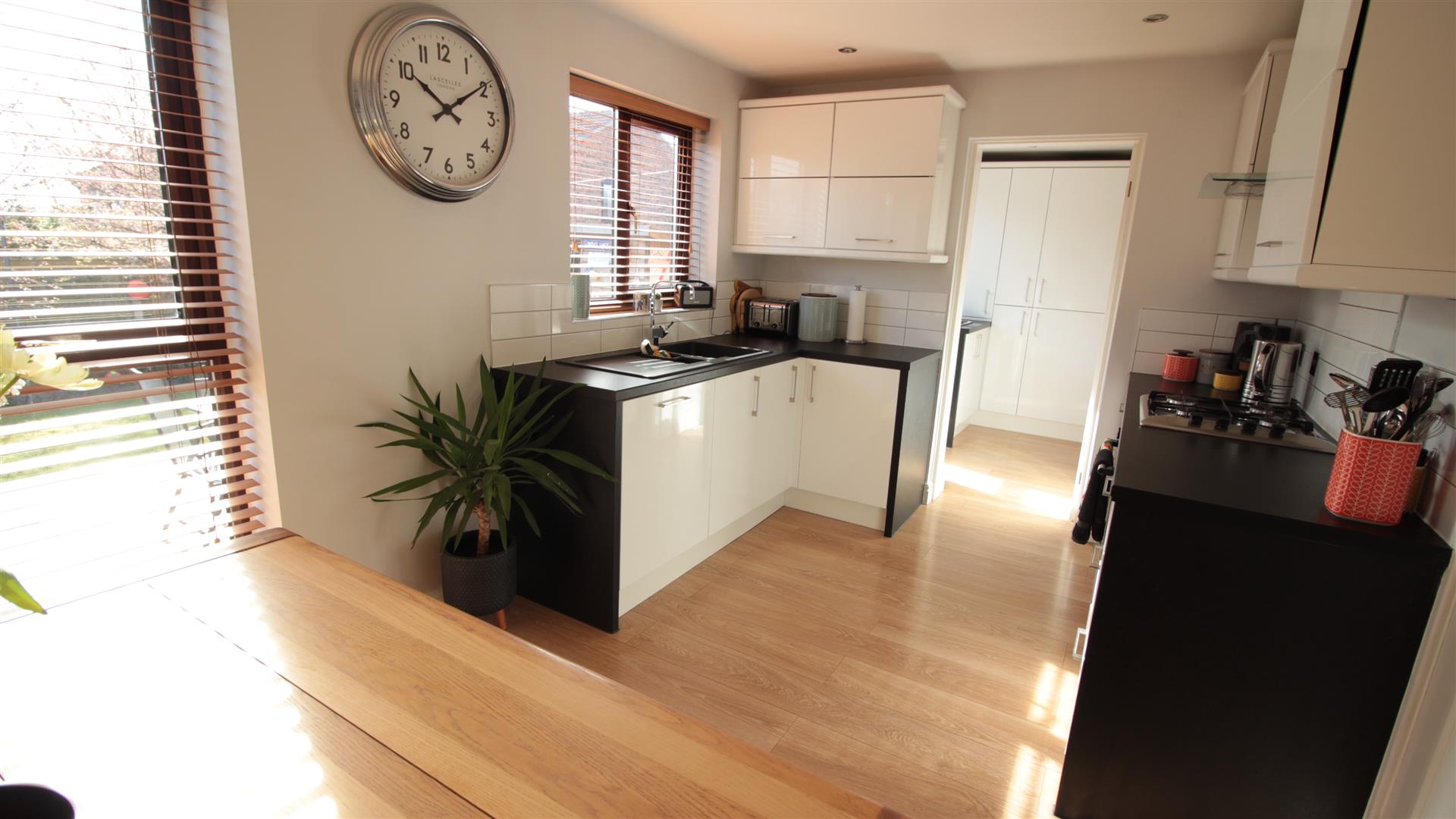 5 bedroom Detached House for sale in Wakefield