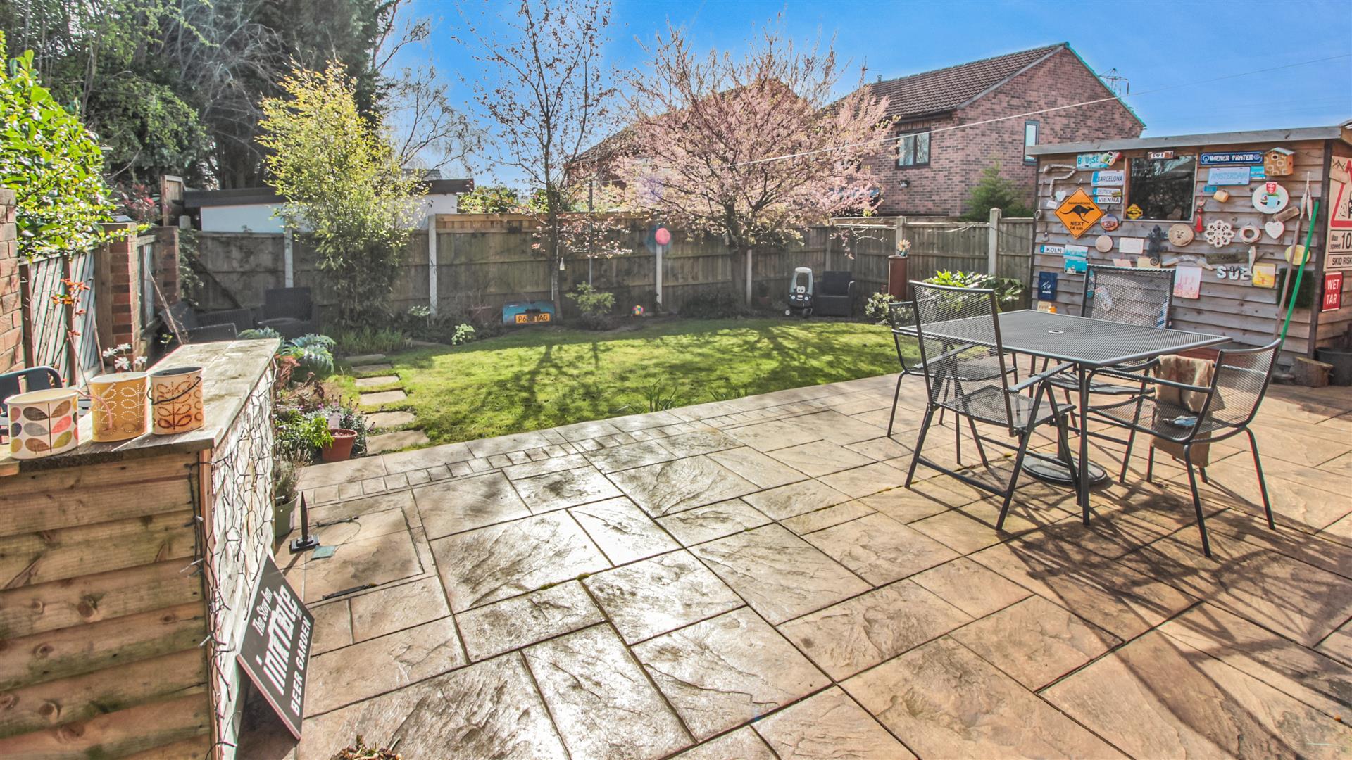 5 bedroom Detached House for sale in Wakefield