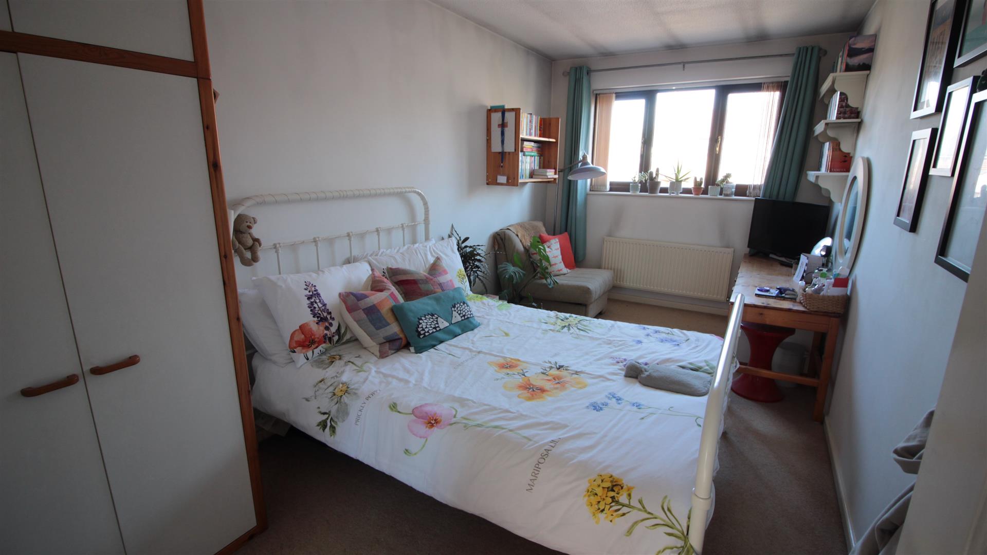 5 bedroom Detached House for sale in Wakefield