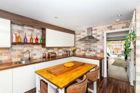 Kitchen/Breakfast Room