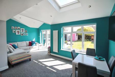 Kitchen/dining/sun room