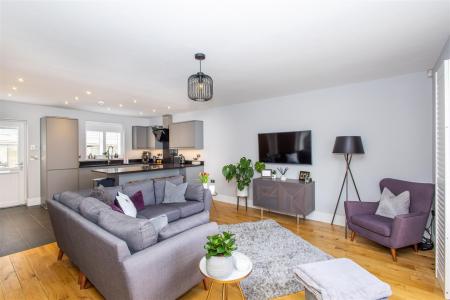Kitchen/Lounge