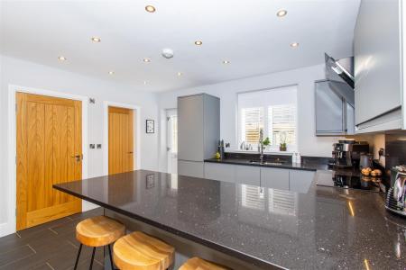 Kitchen/Lounge