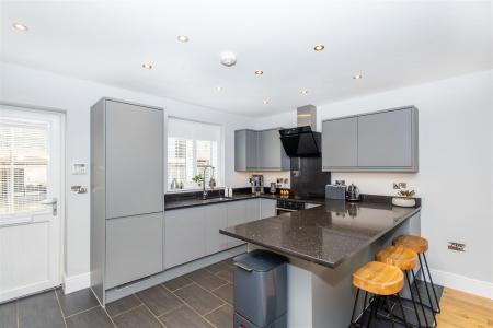Kitchen/Lounge