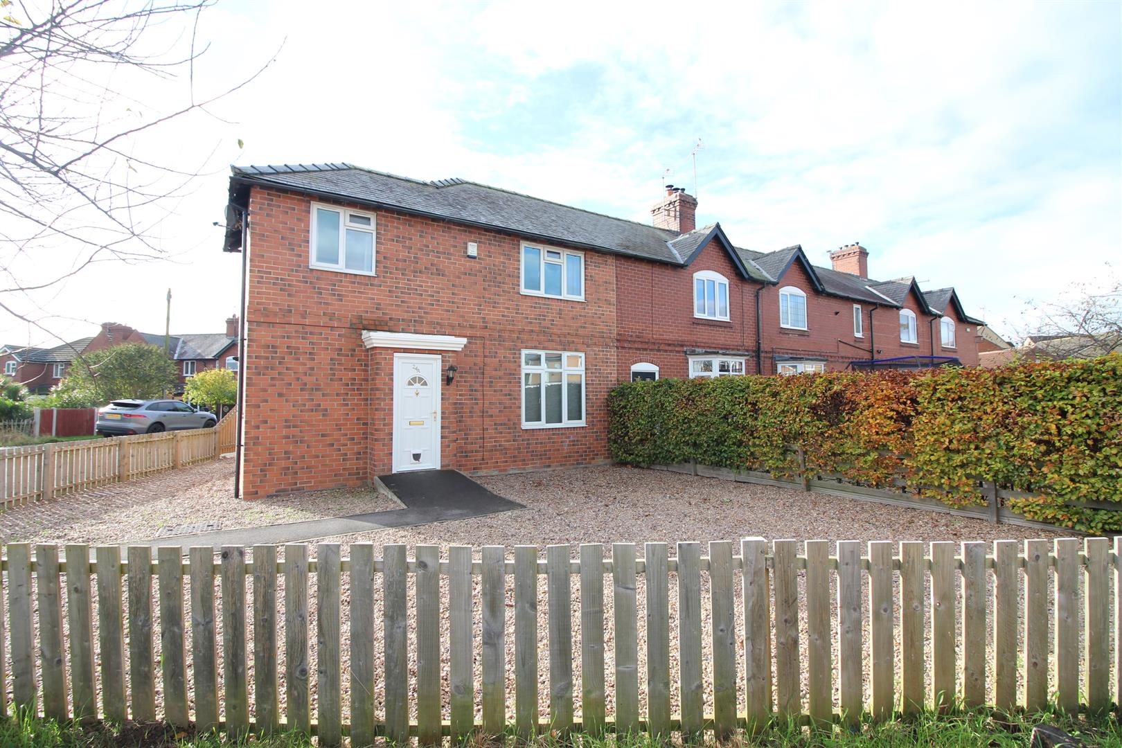 4 bedroom End of Terrace House for sale in Leeds
