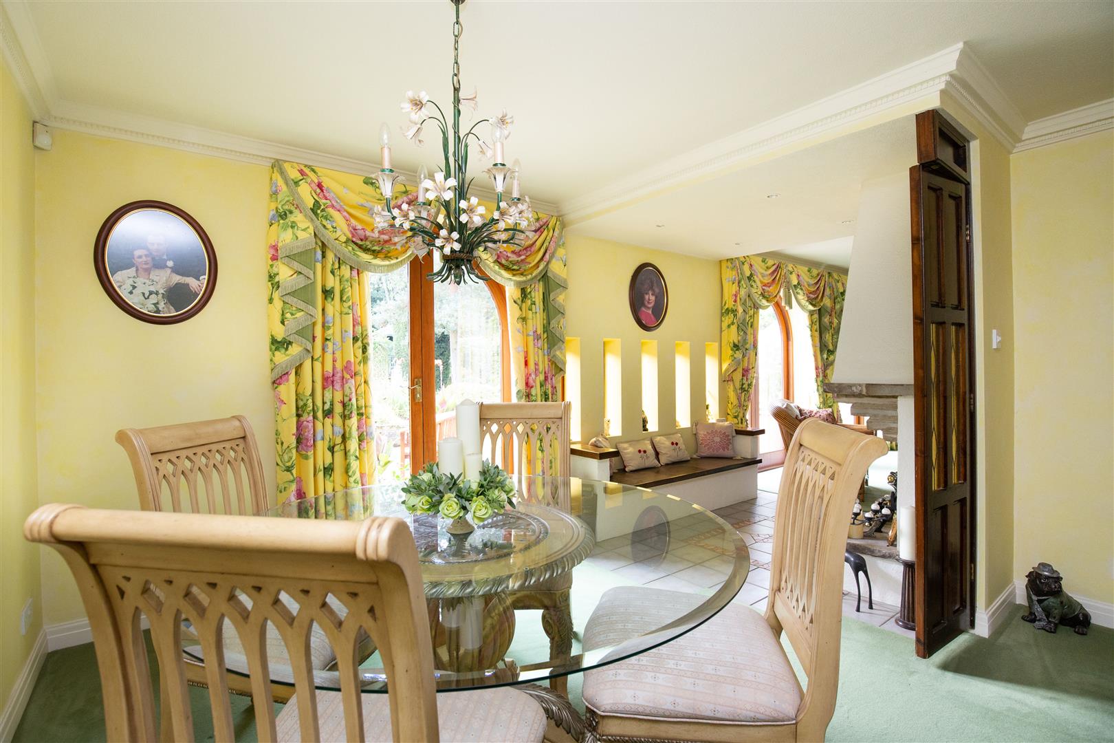 5 bedroom Detached House for sale in Leeds