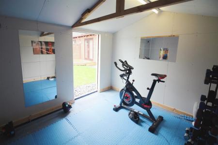 Garage/Gym