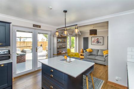 Kitchen/dining/family room