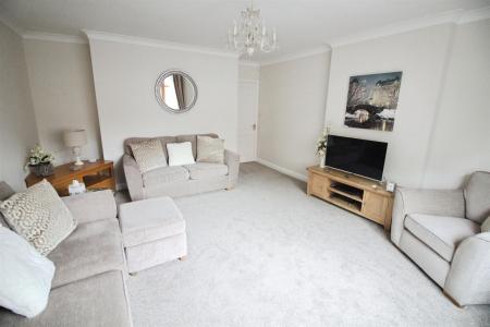 Lounge/Bedroom