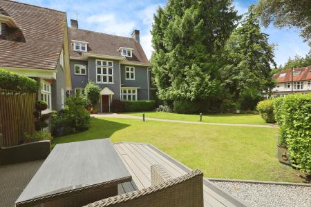 Communal Garden with Decking