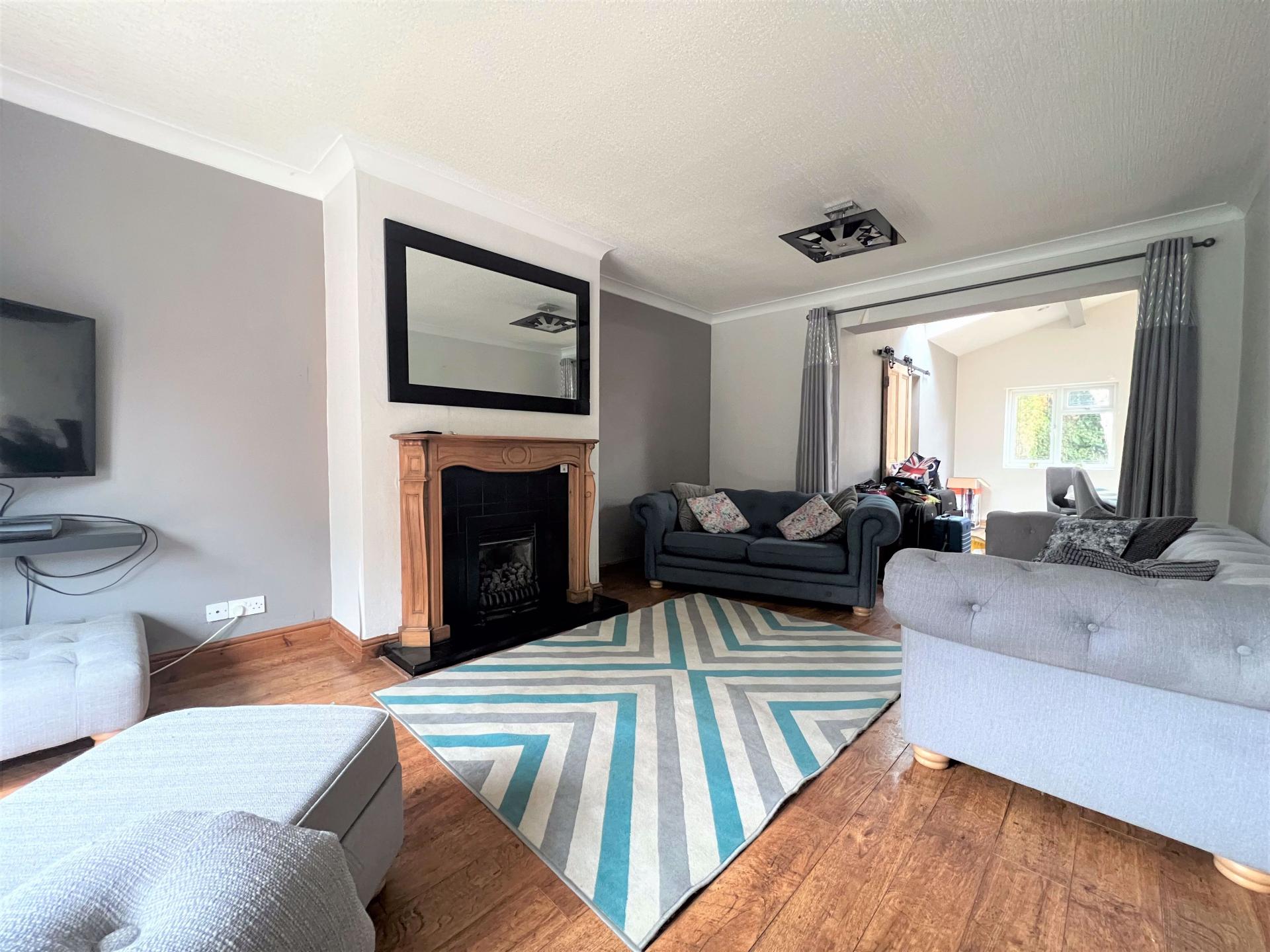 3 bedroom End of Terrace House for sale in Featherstone