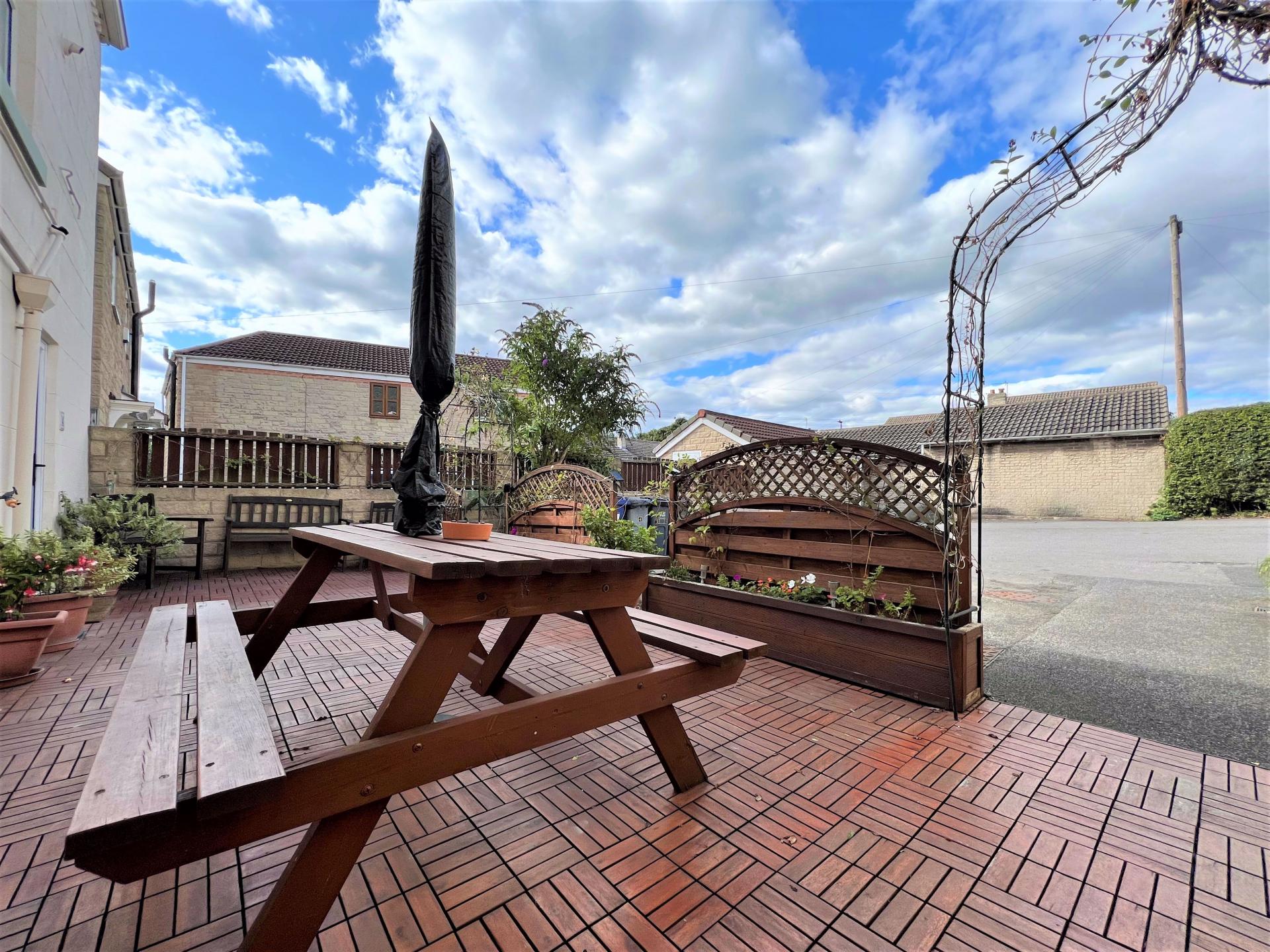 2 bedroom Ground Floor Flat for sale in Brotherton