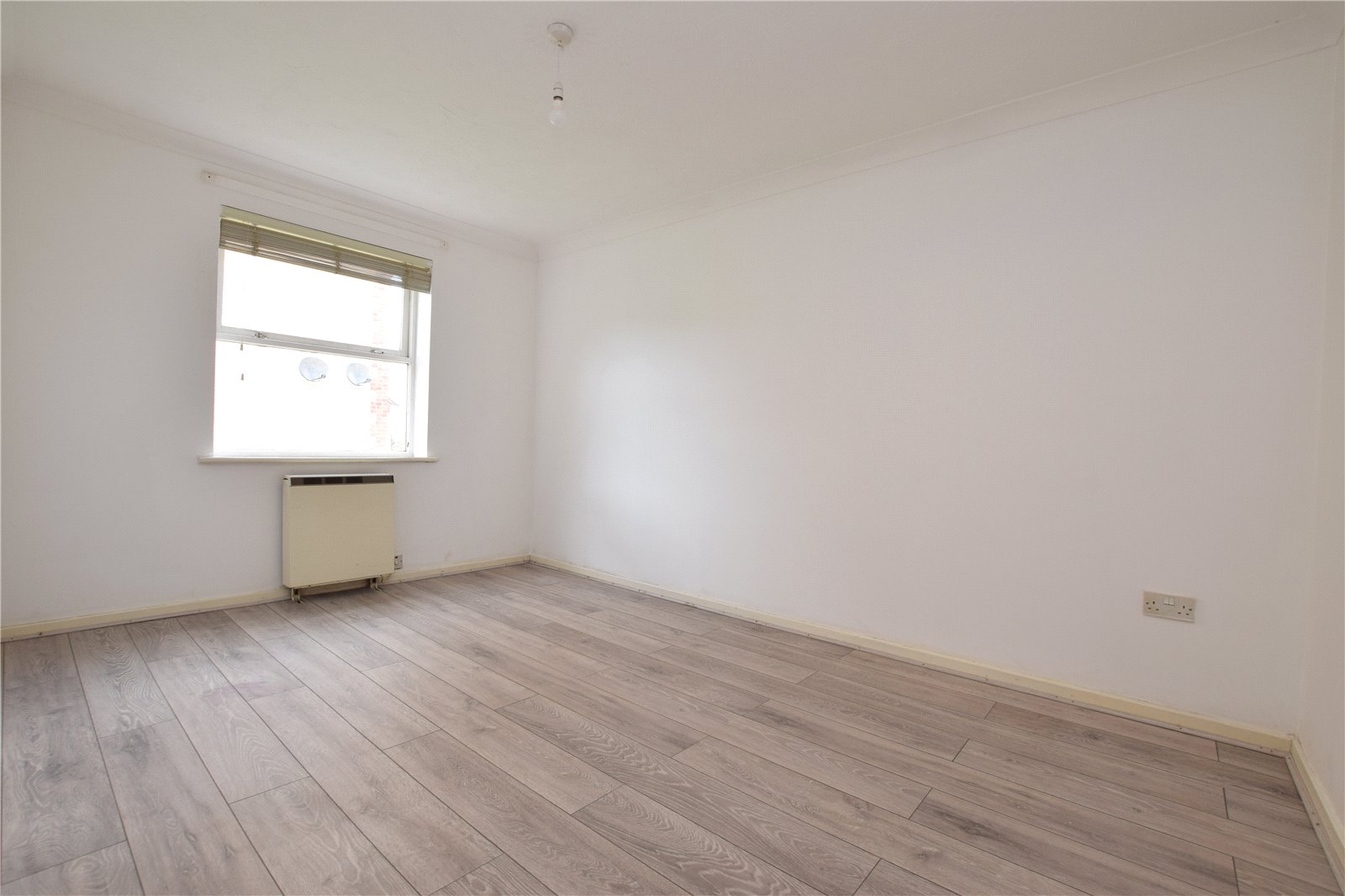 2 bedroom Apartment for rent in Romford
