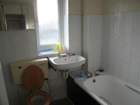 6 CHURCH ELM Bathroo