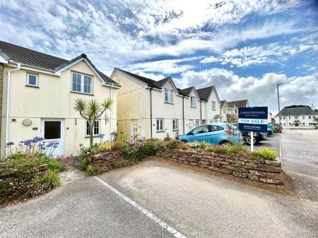 8 Riviera Close.jpg