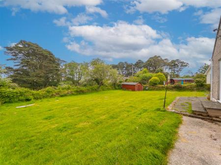 Cherky Burrow-Outside-Blueskies-4.jpg