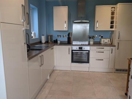 Kitchen_1.jpg